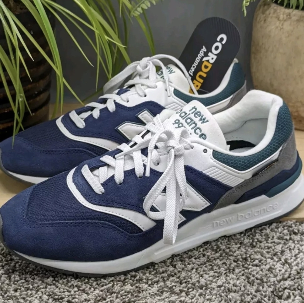 New - New Balance 997 Blue Green Women's Size 8.5 Running Workout Shoes
